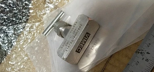 Vimec VMC 102 SS316 800 PSI Isolate Needle Valve 1/4 Inch Transducer Transmitter