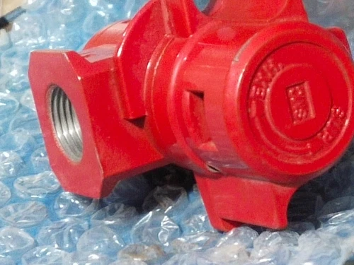 SMC VHS30-03-X1 3 Port 3/8 Inch Lock Out Hand Valve Transducer Transmitter