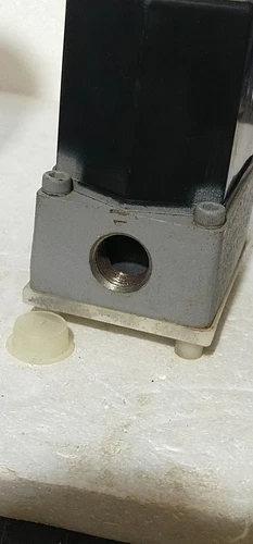 Toyooki Kogyo HW-02012A3 Hydraulic 155 kg Pressure Switch Transmitter Transducer