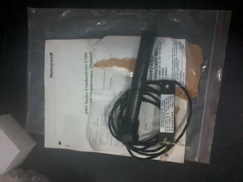 HoneyWell 04905 P No 31743825 Conductivity Cell Sensor Transducer Transmitter